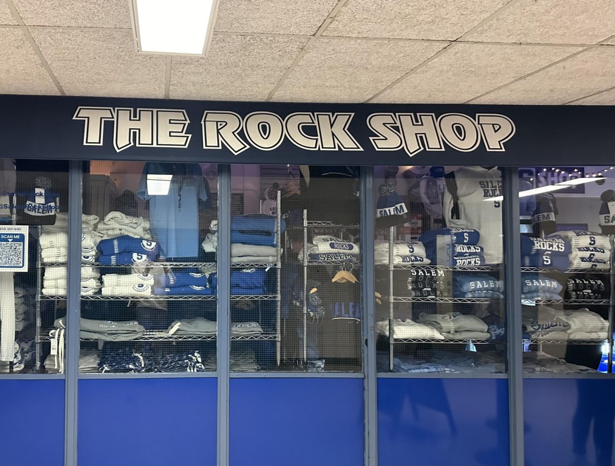 The Salem Rock shop begins service to students during lunch. Feb. 7, 2024.