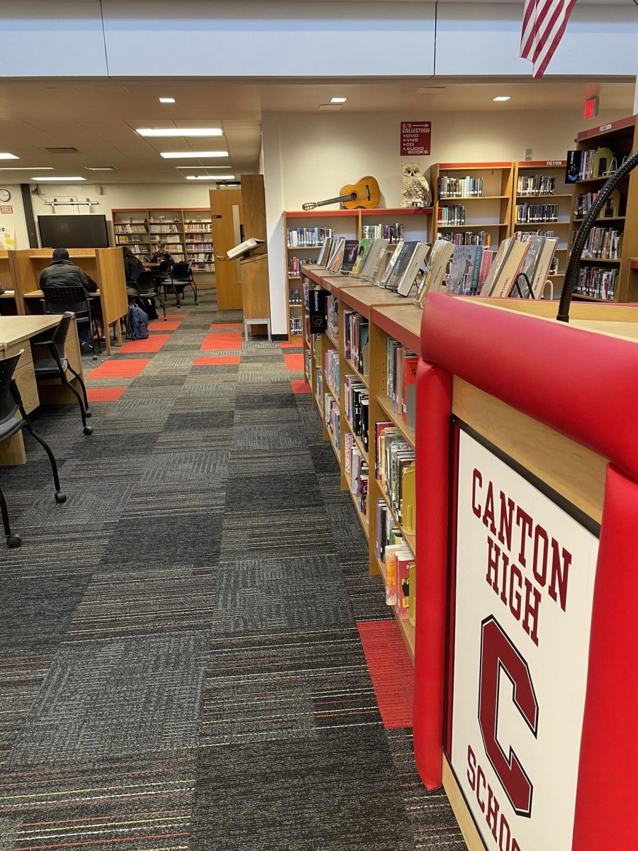 Students sit in the Canton High School library during lunch, but none of them are found reading books. Feb. 12, 2026. 